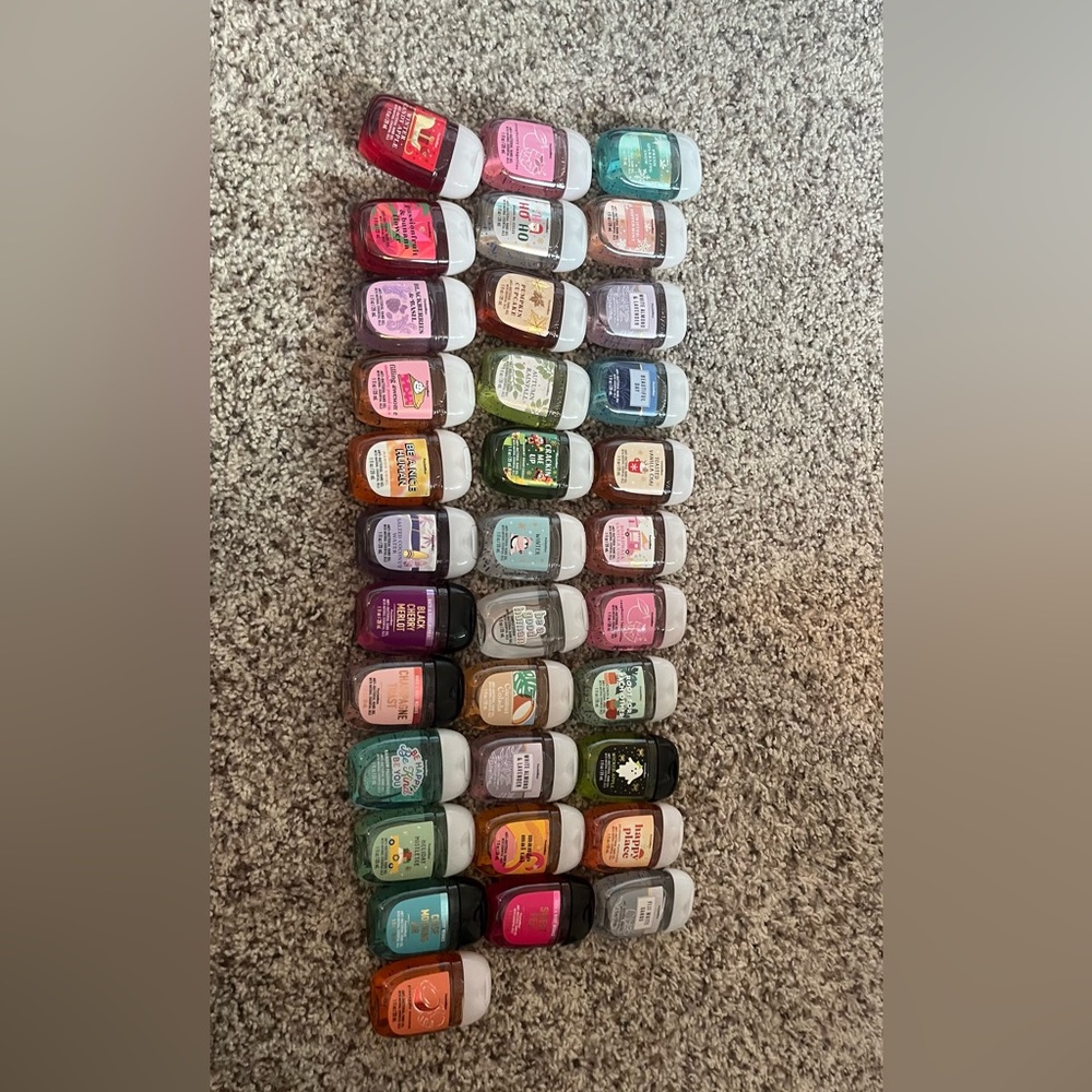 35 bath and body works hand sanitizers